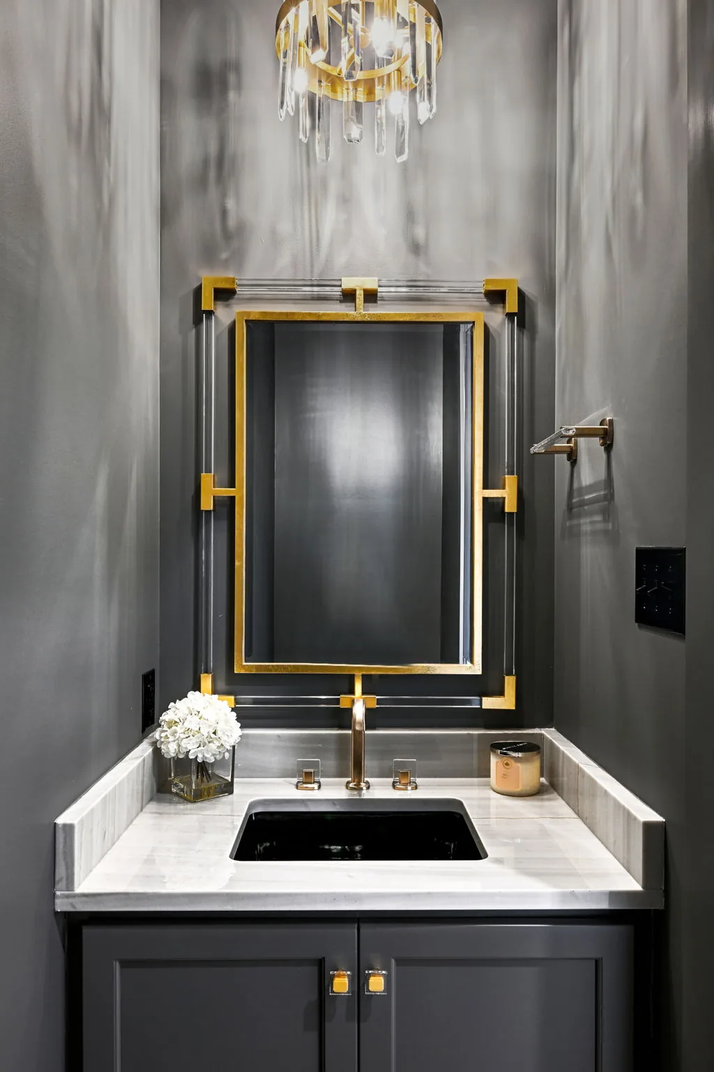 Powder room, metallic plaster