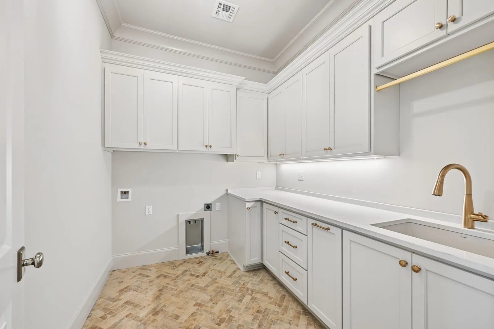 Laundry, brass faucet