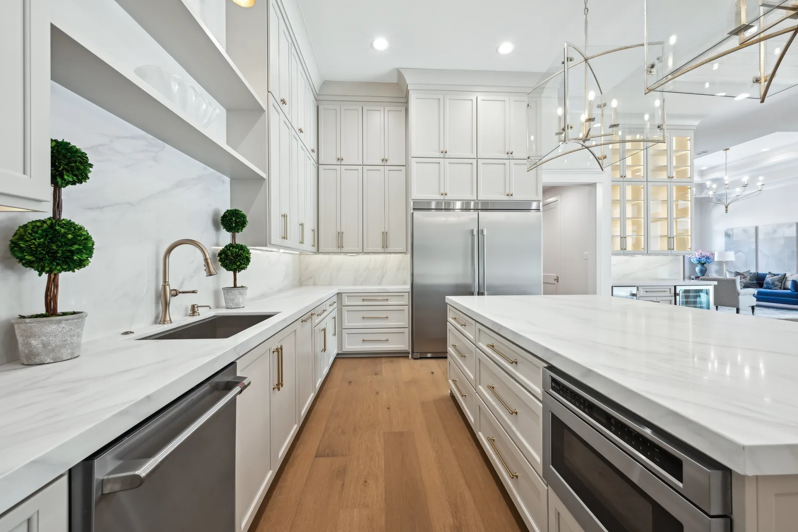 Kitchen, sink run