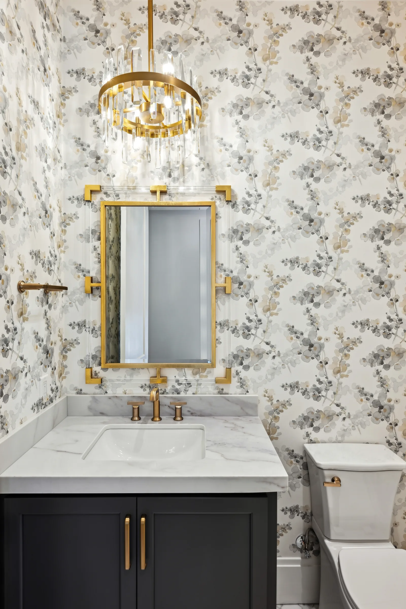 Powder room, patterned wallpaper