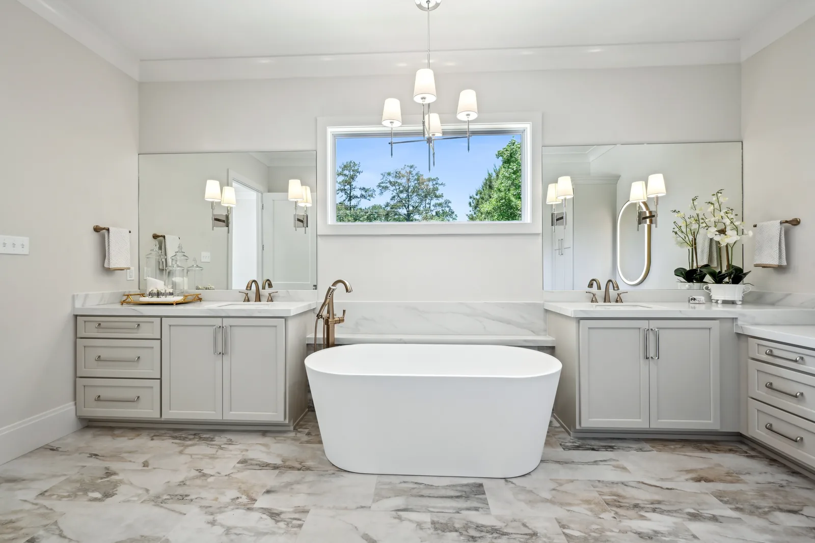 Primary bath, wide